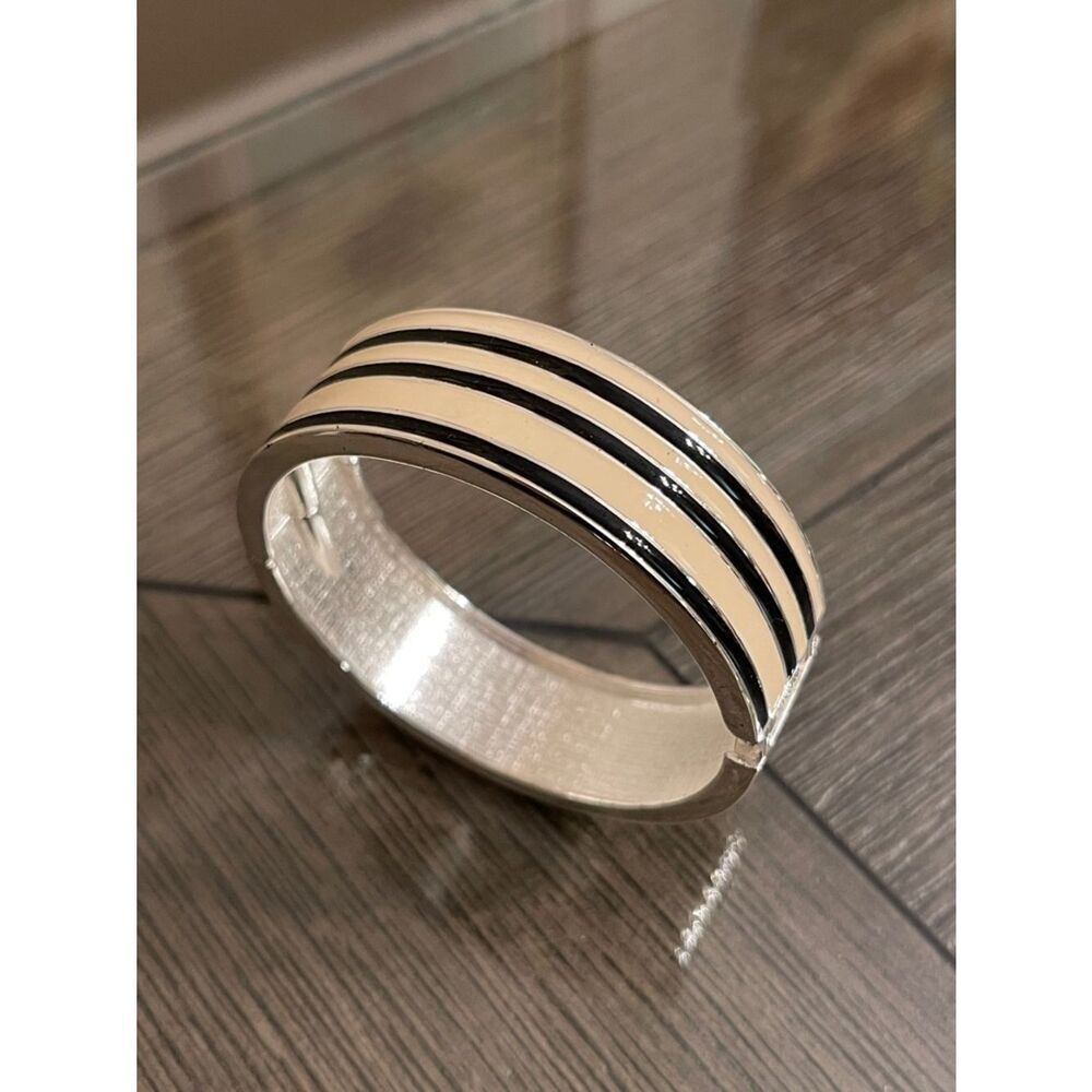 Vintage Style Black & Off White Striped Clamper Bangle Bracelet